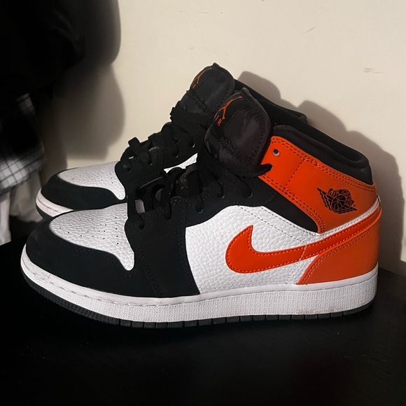 Jordan 1 - Picture 3 of 4